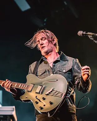 Queens Of The Stone Age & Pixies